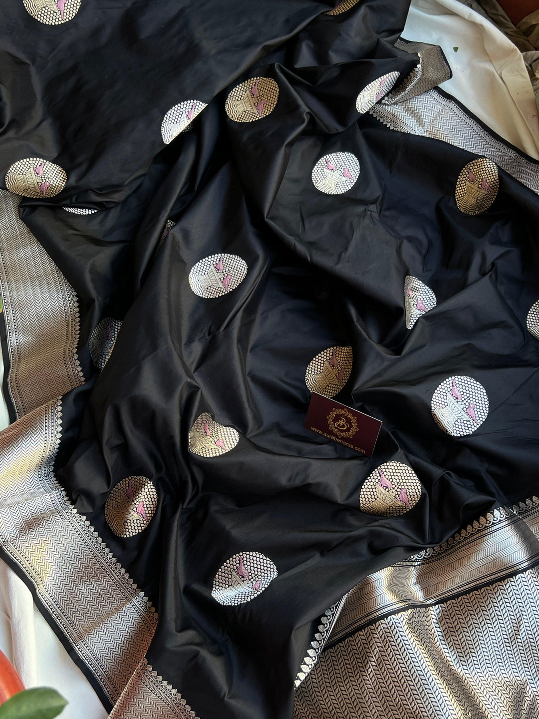 Black Banarasi Handloom Katan Silk Saree - Aura Benaras