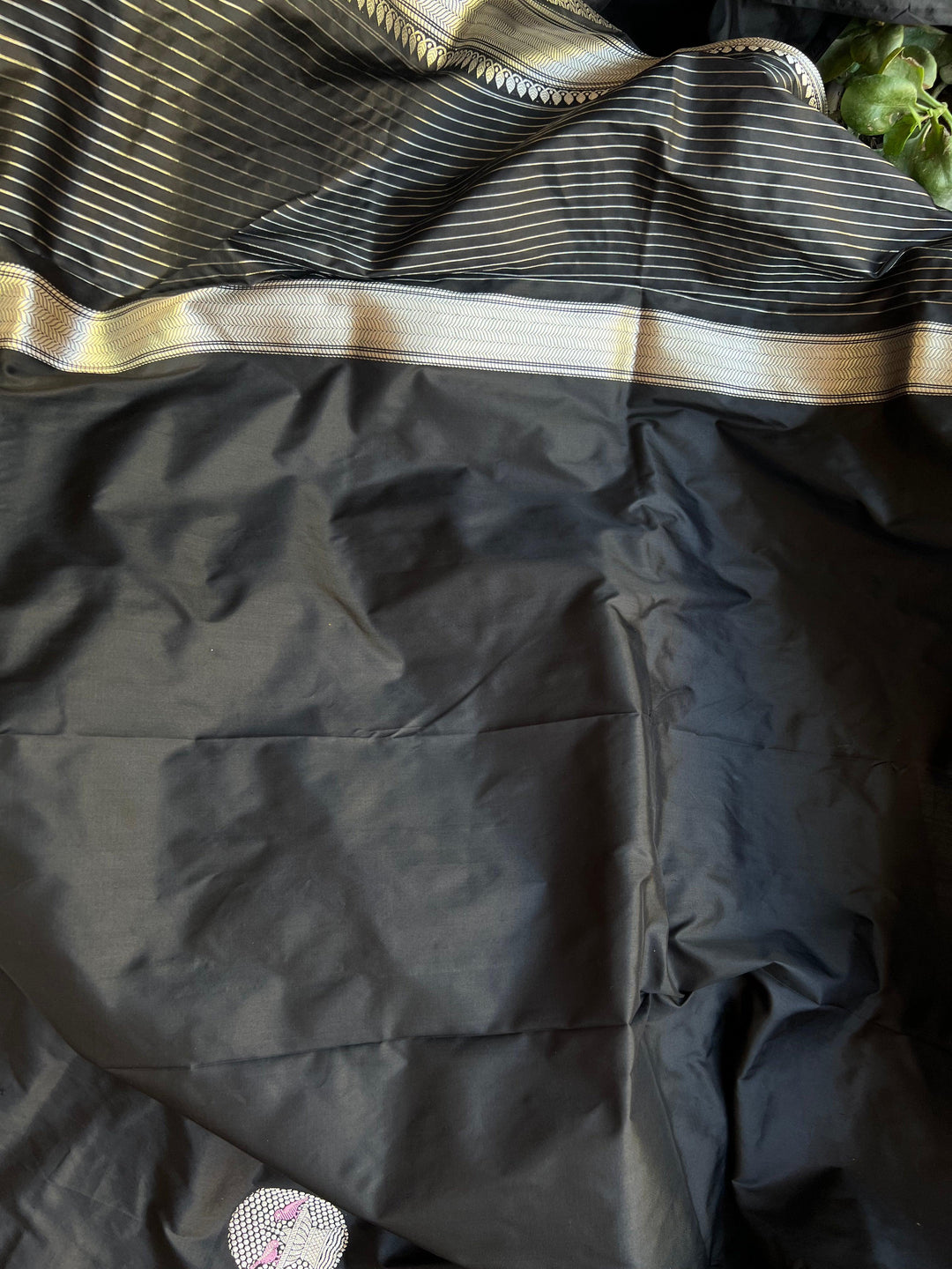 Black Banarasi Handloom Katan Silk Saree - Aura Benaras