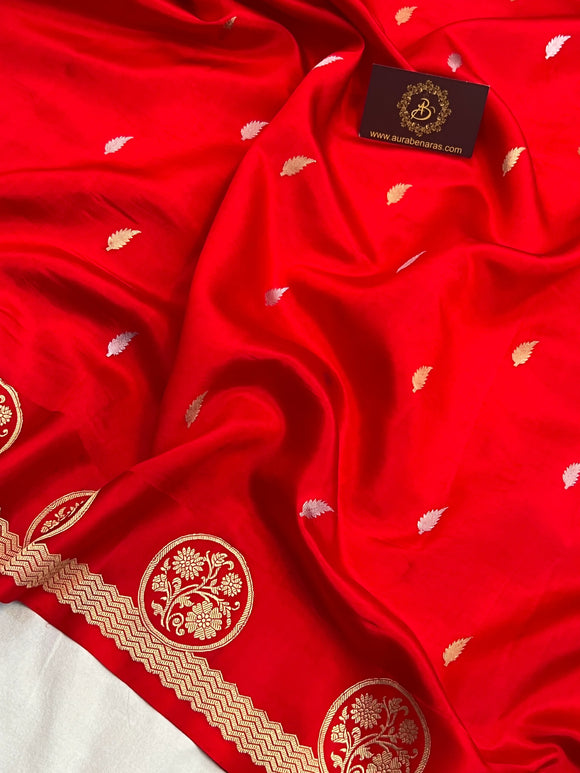 Red Pure Silk Handloom Banarasi Saree – Kadwa Motifs 