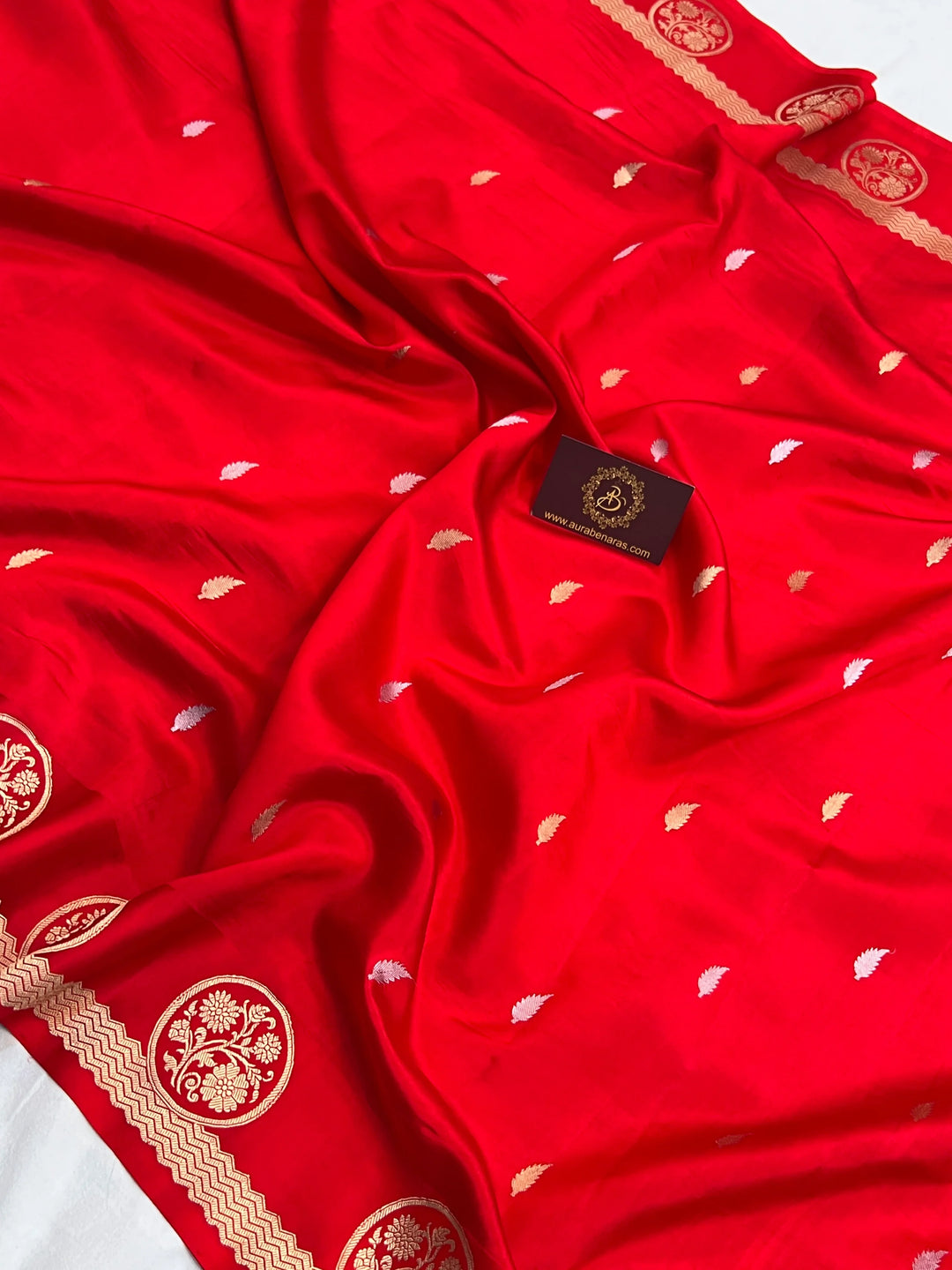 Red Pure Silk Handloom Banarasi Saree – Kadwa Motifs 