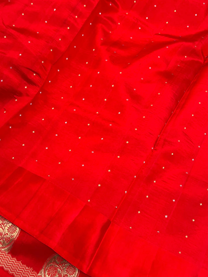 Red Pure Silk Handloom Banarasi Saree – Kadwa Motifs 