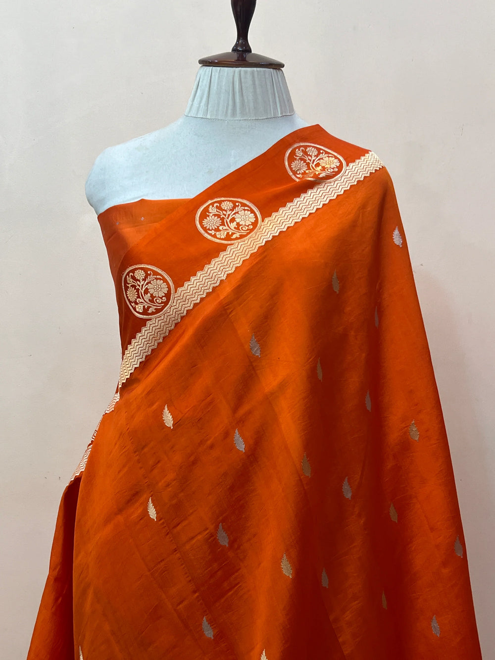 Orange Pure Silk Handloom Banarasi Saree – Kadwa Motifs 
