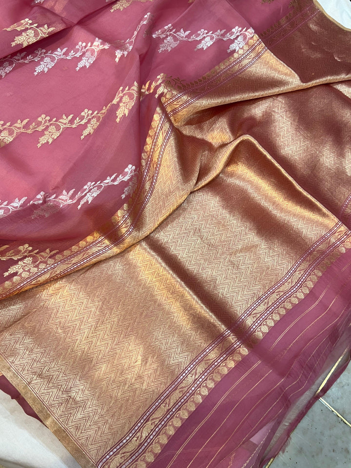 Onion Banarasi Handloom Kora Silk Saree - Aura Benaras