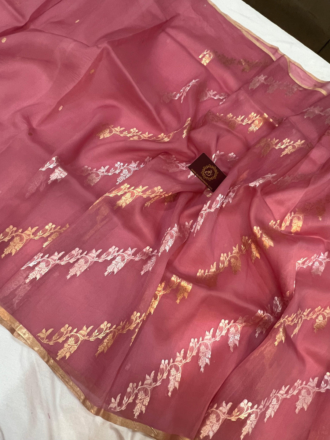 Onion Banarasi Handloom Kora Silk Saree - Aura Benaras
