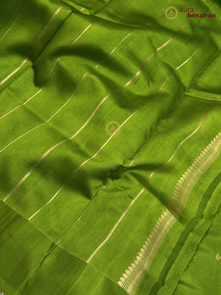 Mehandi Green Pure Banarasi Handloom Silk Saree - Aura Benaras