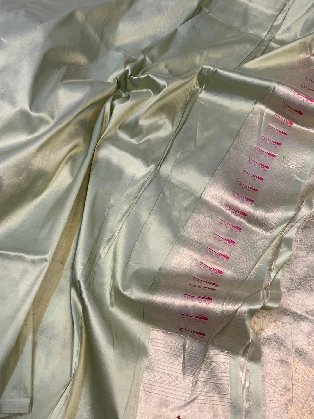 Pastel Pista Green Banarasi Handloom Katan Silk Saree - Aura Benaras