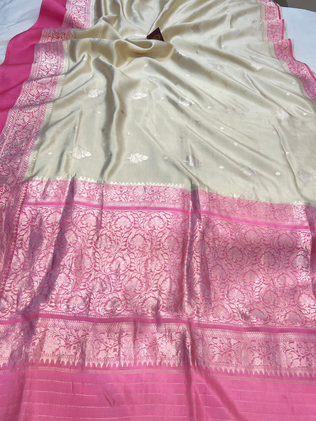 Pure silk Banarasi handloom saree with silver zari Kadhwa buta and Mashru silk border