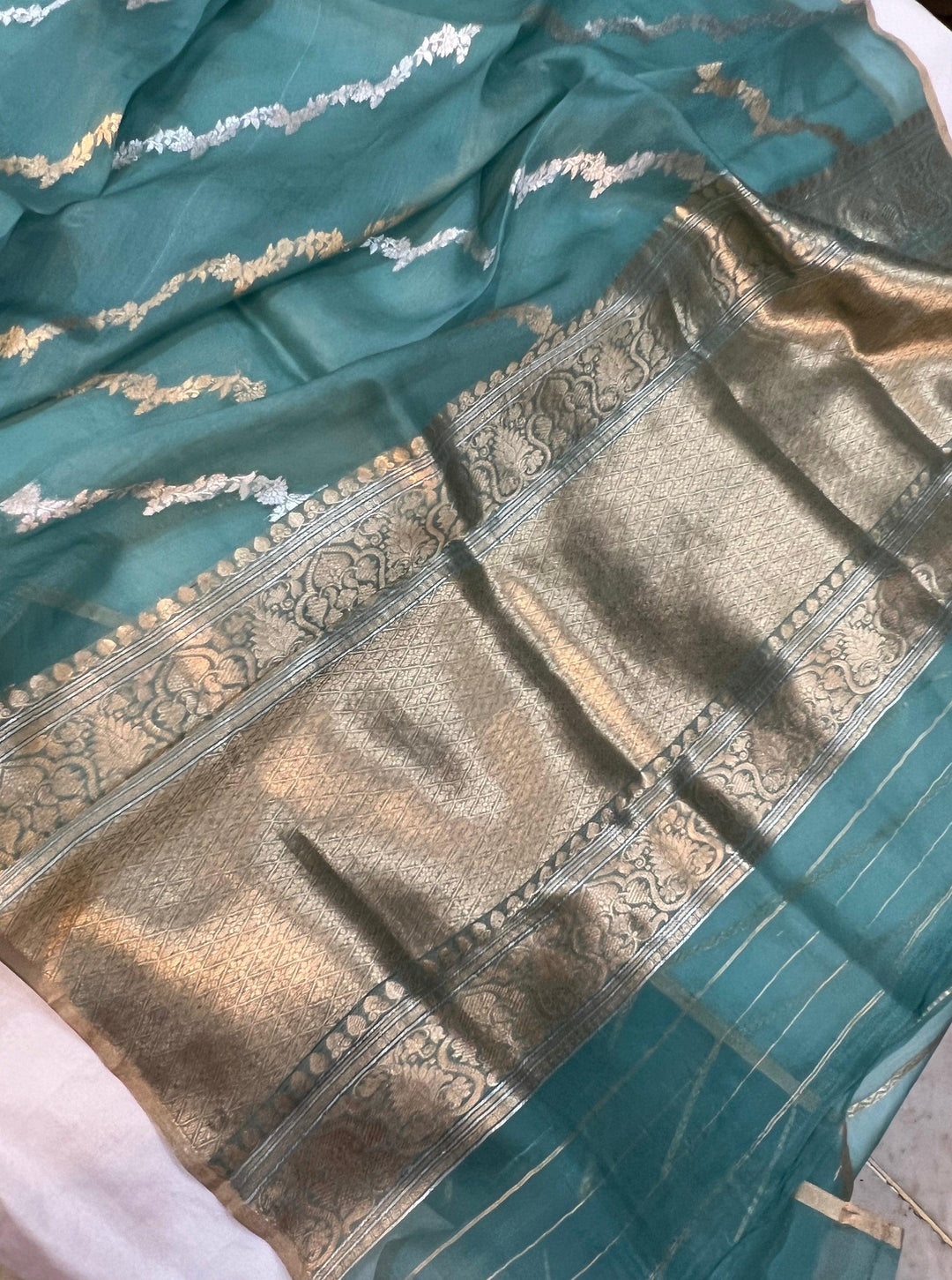 Greyish Blue Banarasi Handloom Kora Silk Saree - Aura Benaras