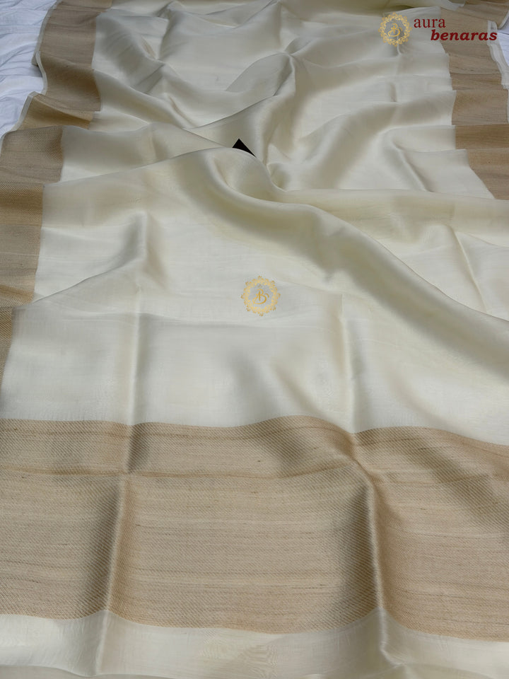 Off White Kora Silk Saree | Aura Benaras