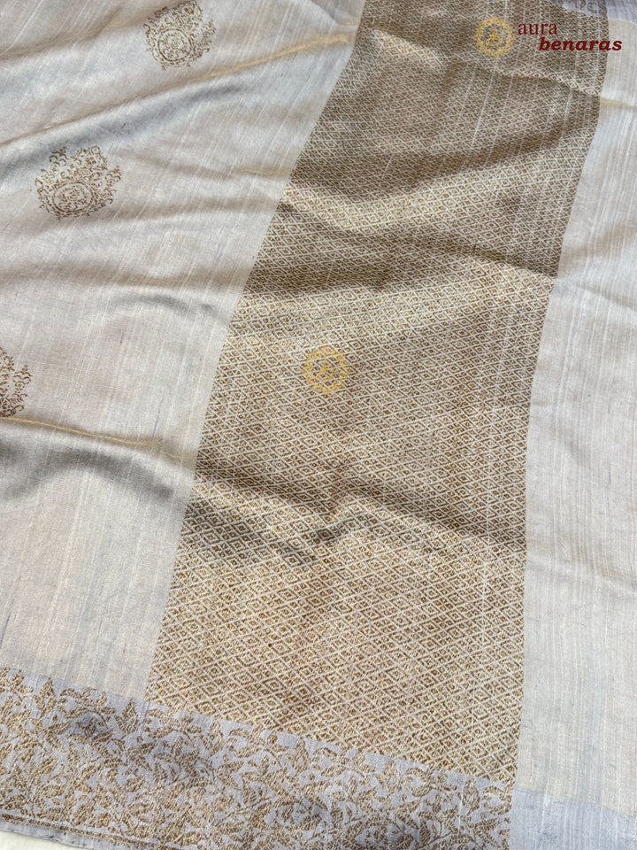 Light Grey Raw Silk Banarasi Saree – Kadhwa Floral Design