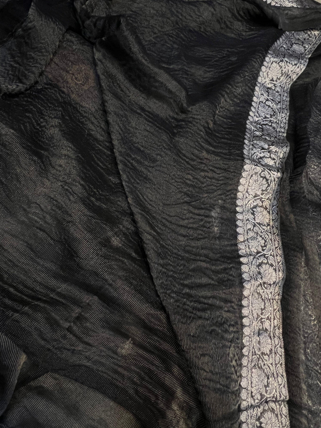 Plain blouse piece with matching silver zari border for Banarasi saree