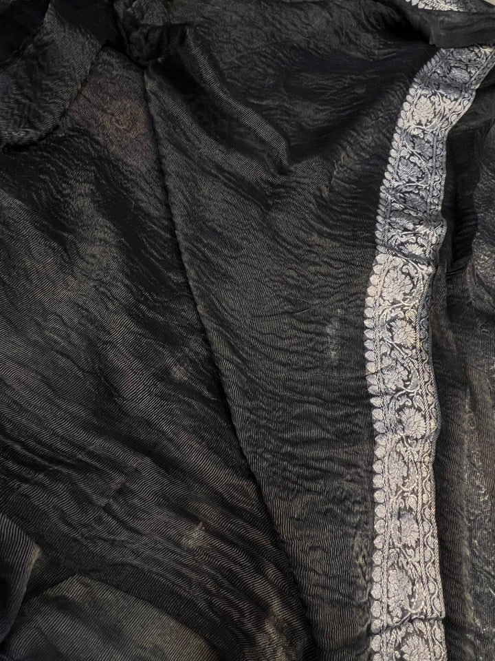 Plain blouse piece with matching silver zari border for Banarasi saree