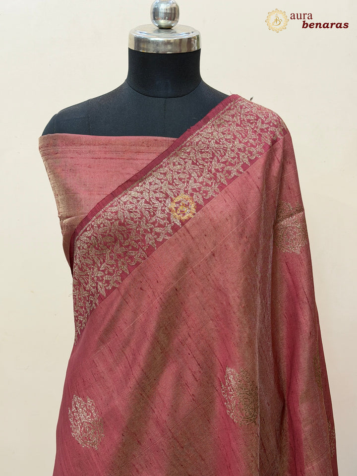Red Raw Silk Banarasi Saree – Kadhwa Floral Design