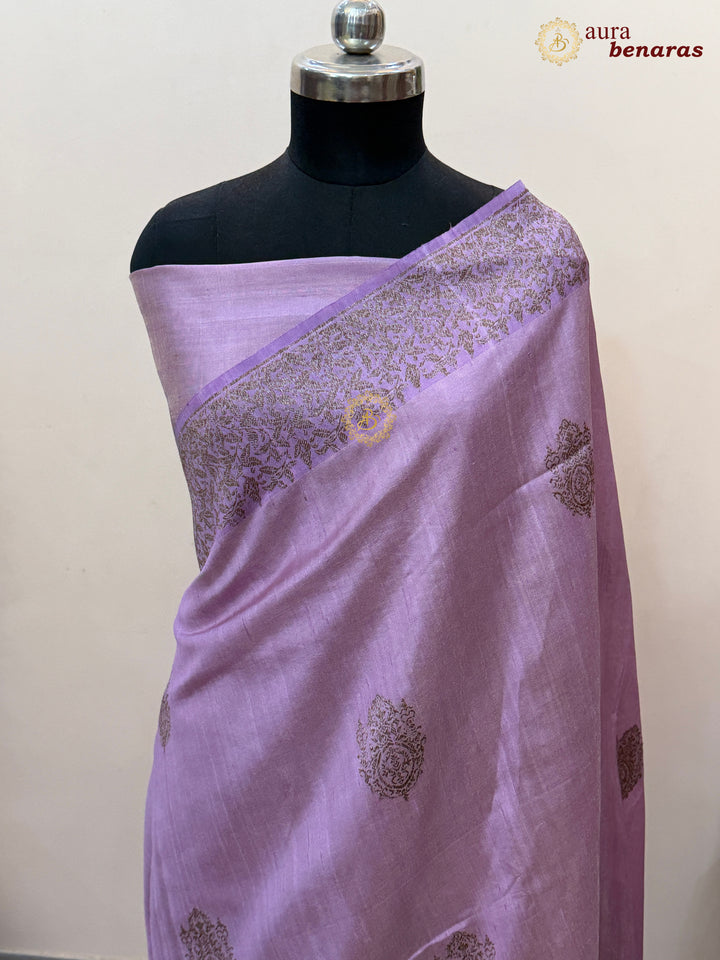 Pastel Lavender Raw Silk Banarasi Saree – Kadhwa Floral Design