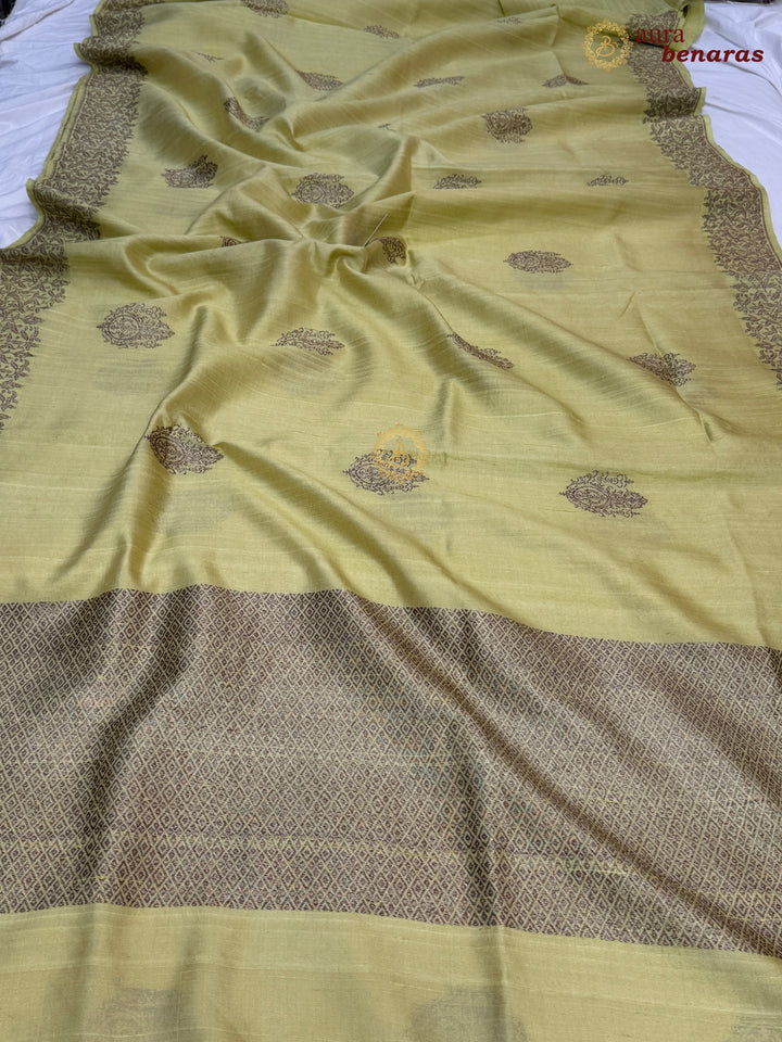 Pista Green Raw Silk Banarasi Saree – Kadhwa Floral Design