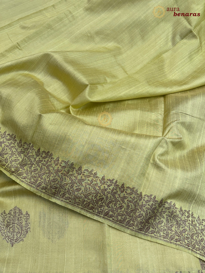 Pista Green Raw Silk Banarasi Saree – Kadhwa Floral Design