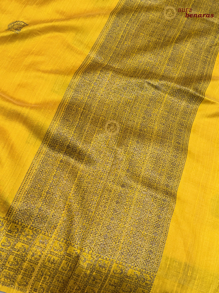 Yellow Raw Silk Banarasi Saree – Kadhwa Floral Design