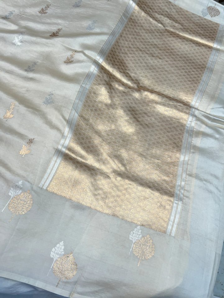 Cream Pure Silk Handloom Banarasi Saree