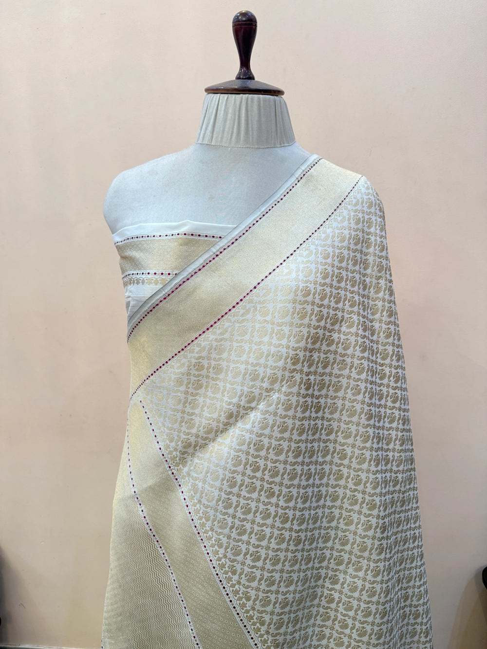 Off White Pure Katan silk Handloom Banarasi Saree