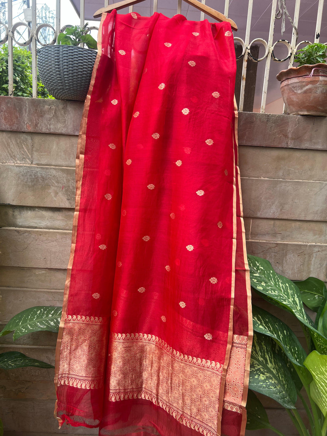 Red Pure Banarasi Kora Silk Dupatta - Aura Benaras