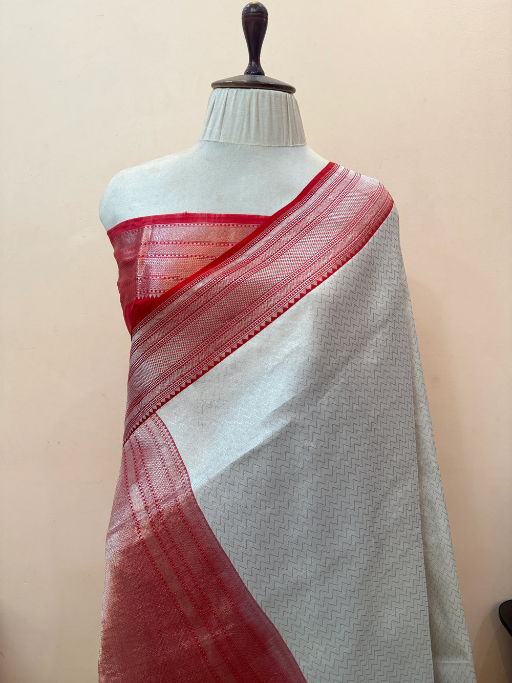 White Pure Katan silk Handloom Banarasi Saree