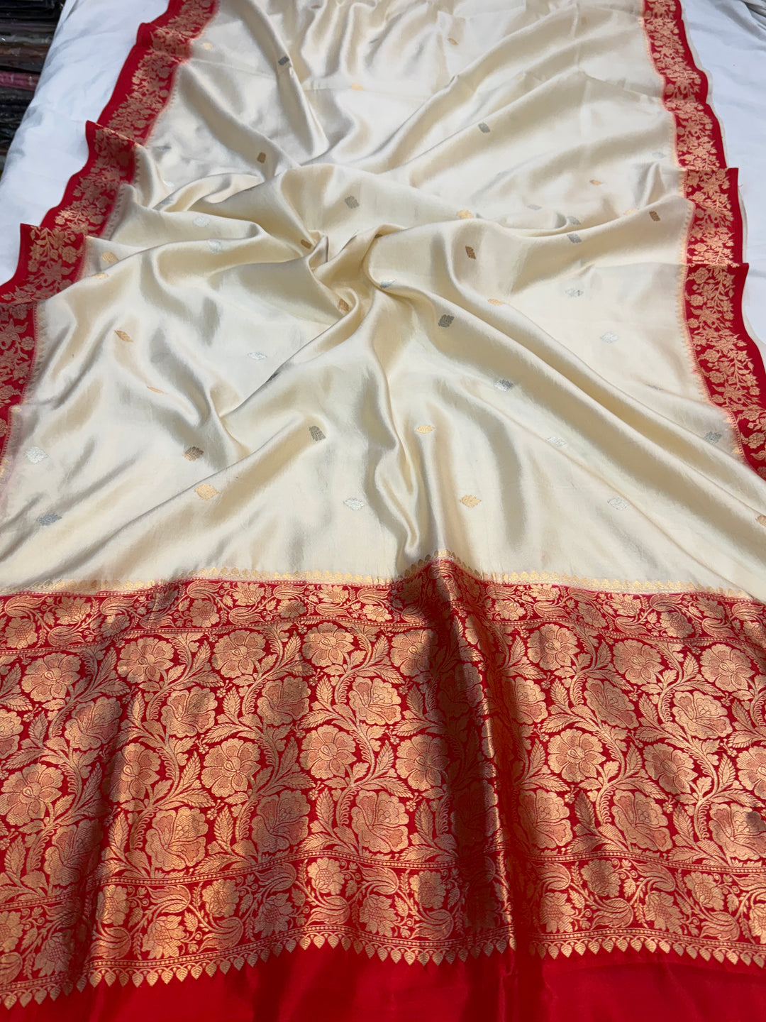 Cream Pure Silk Handloom Banarasi Saree
