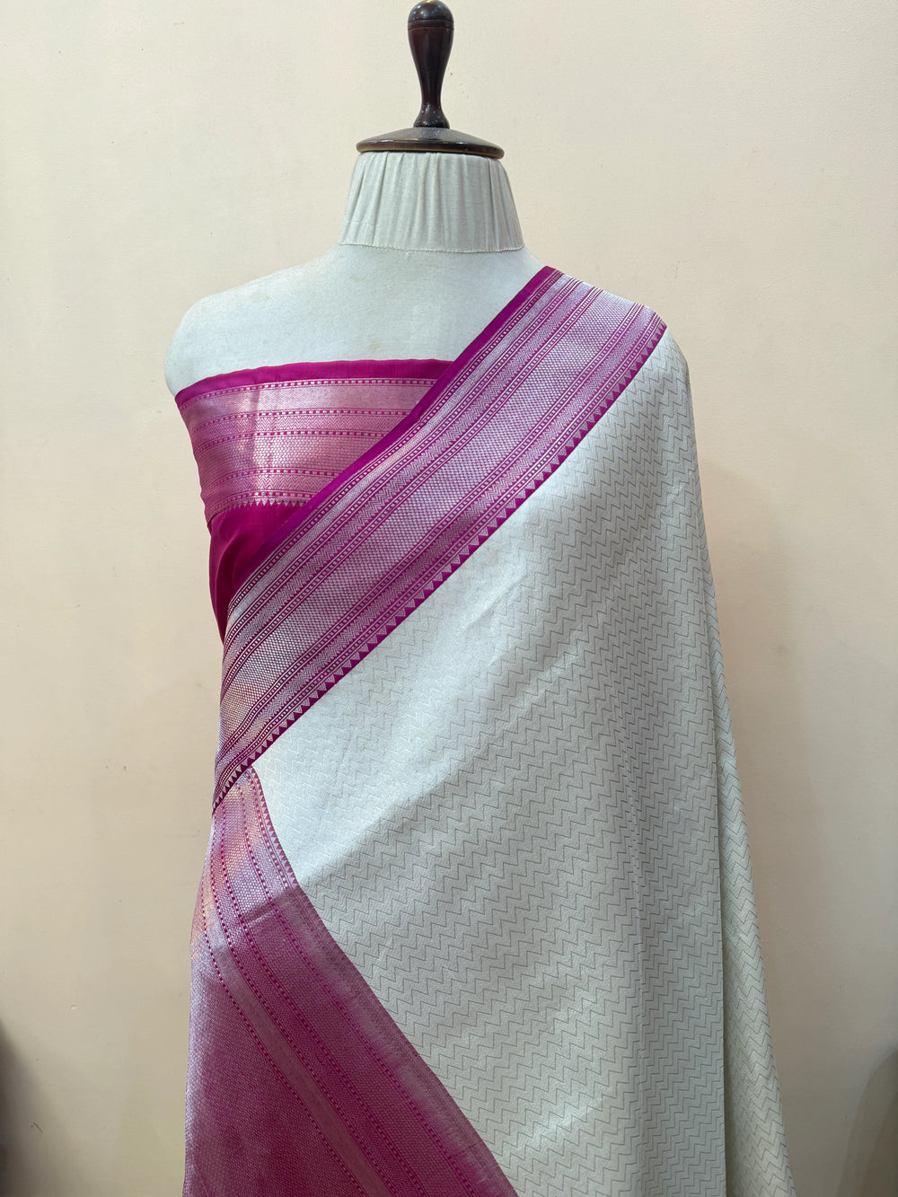 White Pure Katan silk Handloom Banarasi Saree