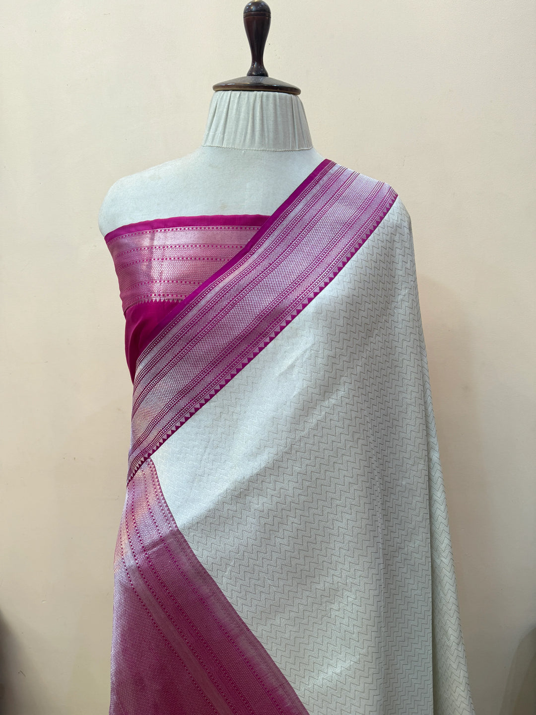 White Pure Katan silk Handloom Banarasi Saree