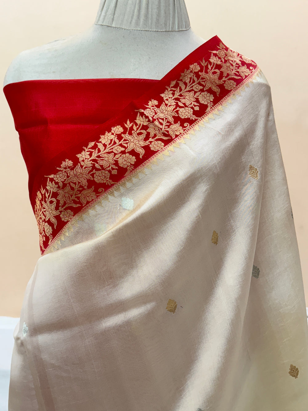 Cream Pure Silk Handloom Banarasi Saree