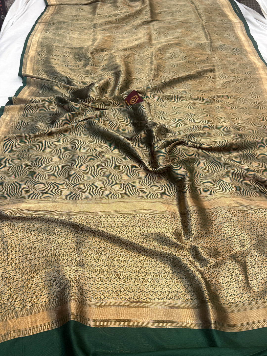 Bottle Green Pure Katan silk Handloom Banarasi Saree