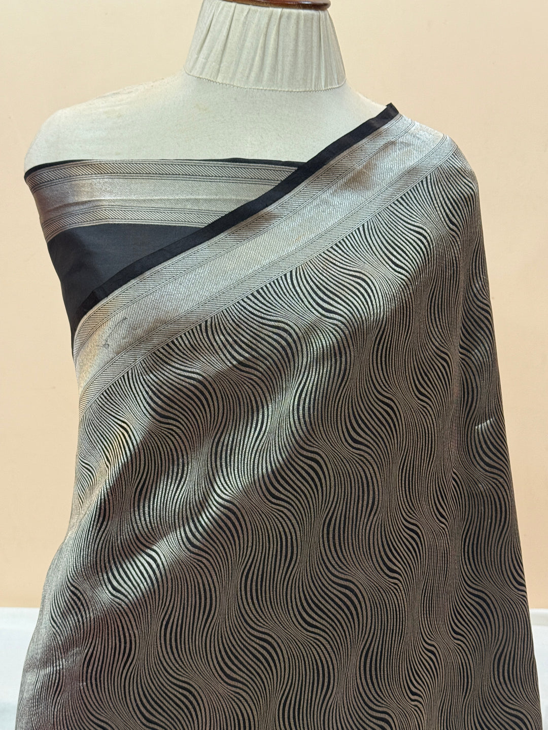 Black Pure Katan silk Handloom Banarasi Saree