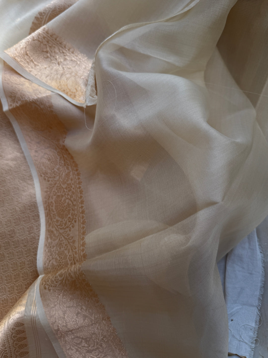 Cream Pure Kora Silk Handloom Banarasi Saree