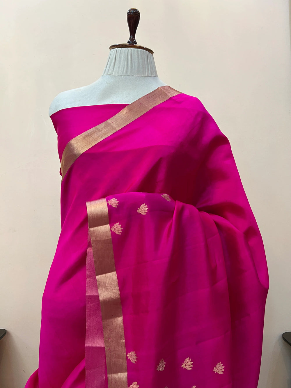 Rani Pink Silk Handloom Banarasi Saree