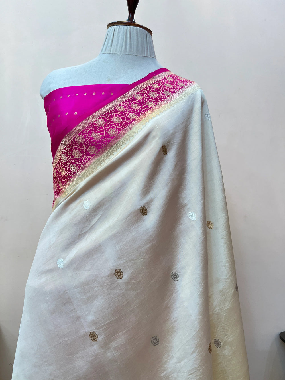Off white Pure Silk Handloom Banarasi Saree