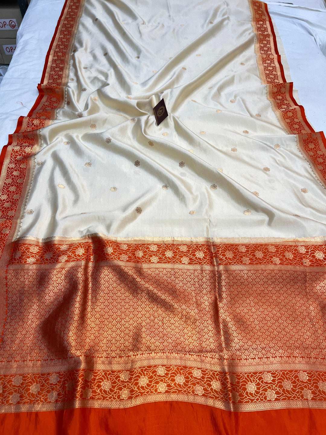 Off white Pure Silk Handloom Banarasi Saree