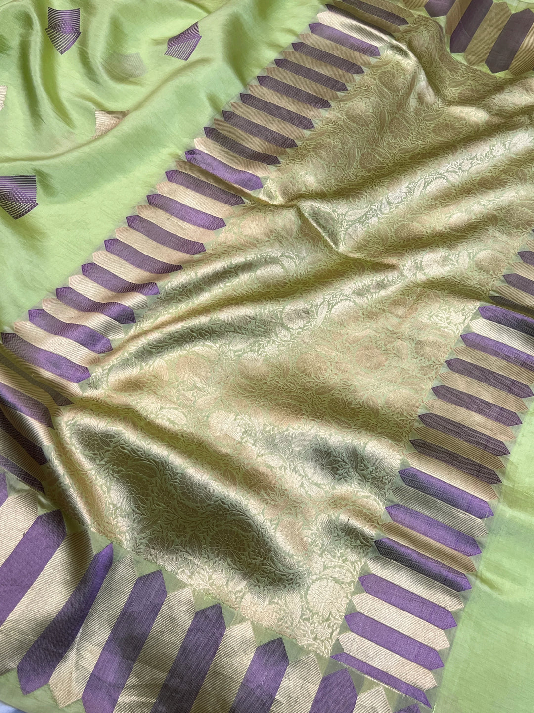 Pista Green Pure Silk Handloom Banarasi Saree