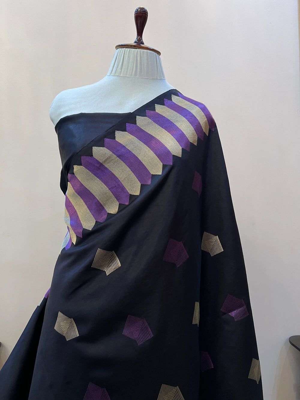 Black Pure Silk Handloom Banarasi Saree