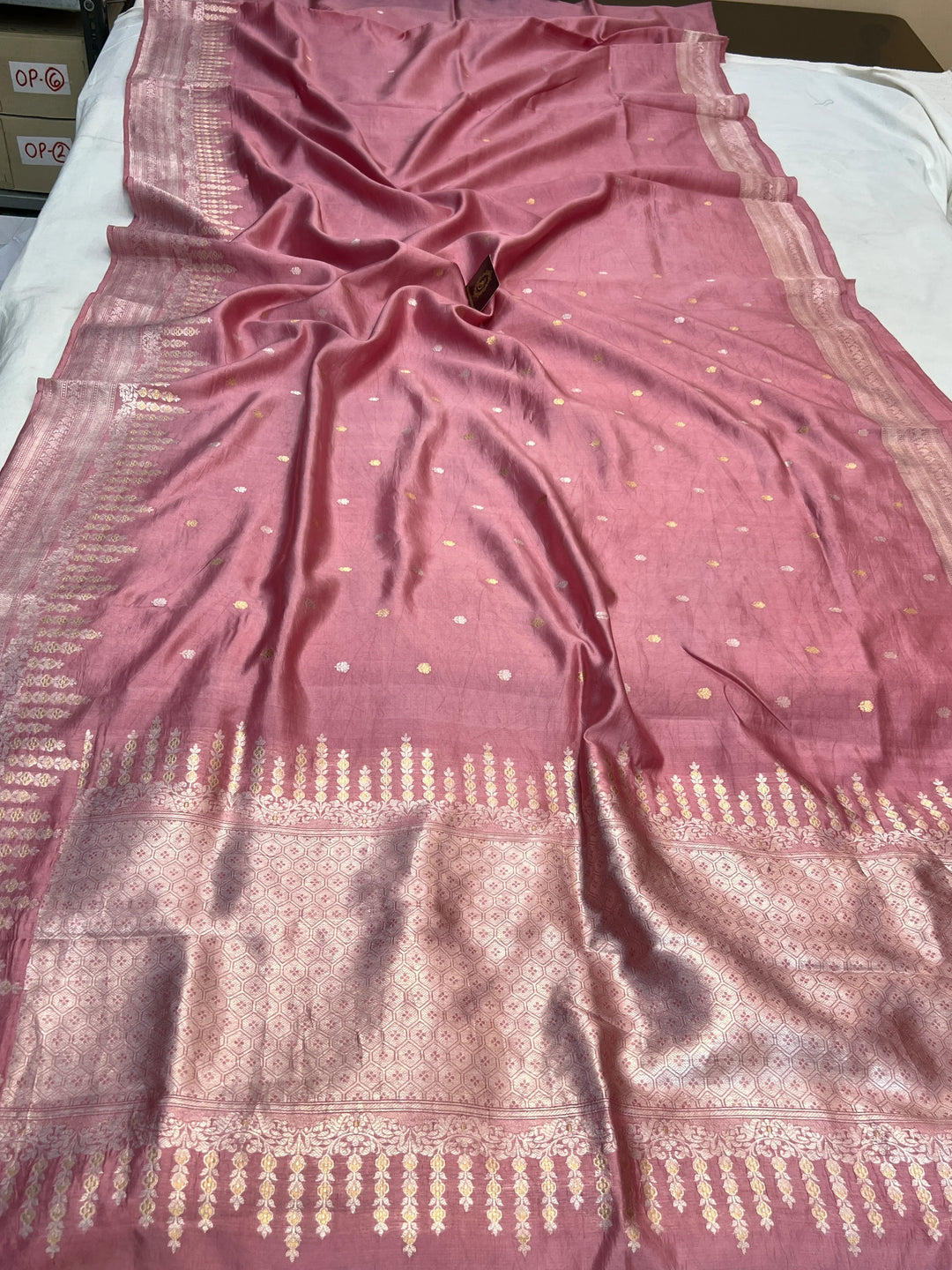 Onion Pink Pure Silk Handloom Banarasi Saree