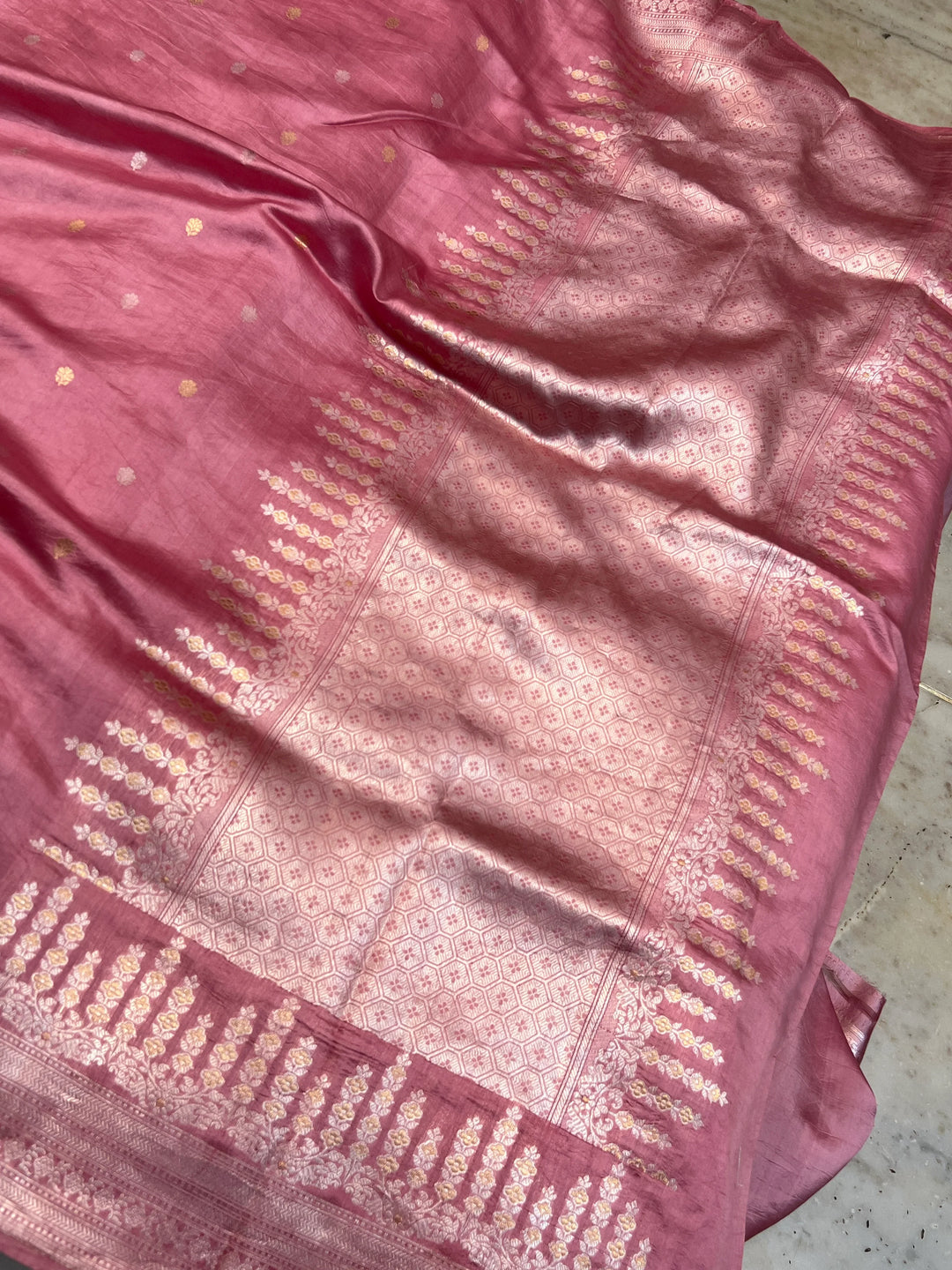 Onion Pink Pure Silk Handloom Banarasi Saree