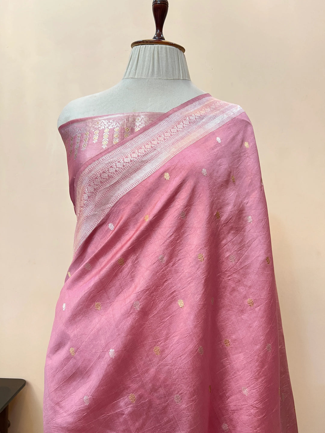 Onion Pink Pure Silk Handloom Banarasi Saree