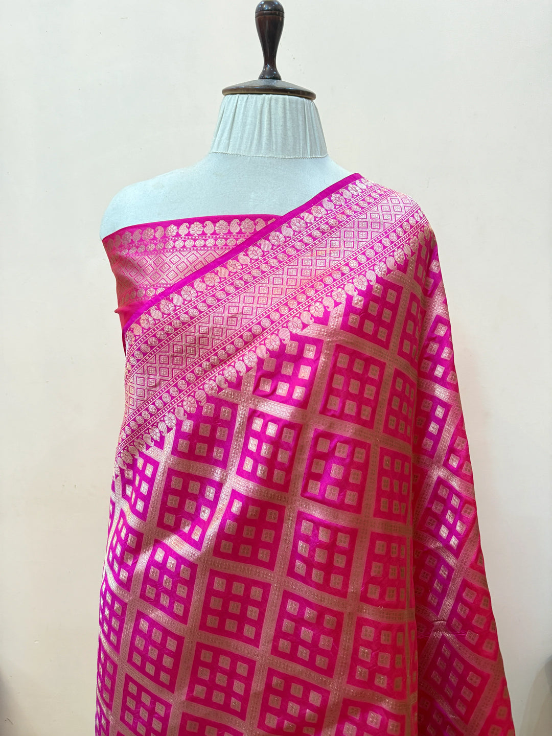 Rani Pink Pure Katan silk Handloom Banarasi Saree