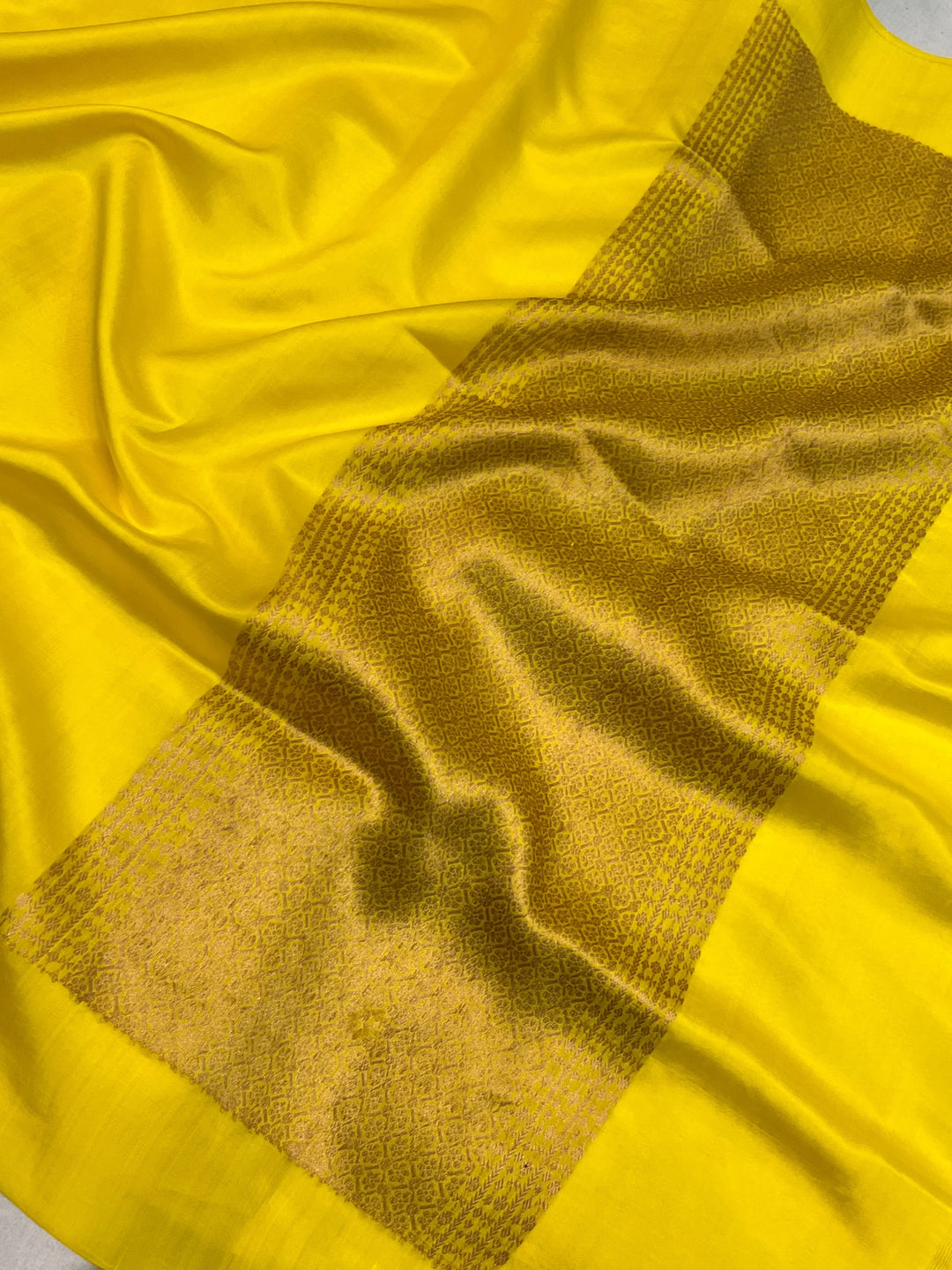 Lemon Yellow Pure Silk Handloom Banarasi Saree