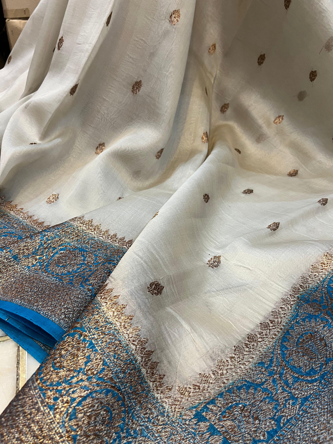 Smoke Grey Banarasi Handloom Kora Silk Saree - Aura Benaras