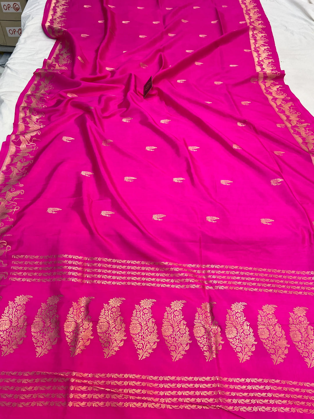 Rani Pink Pure Katan Silk Handloom Banarasi Saree