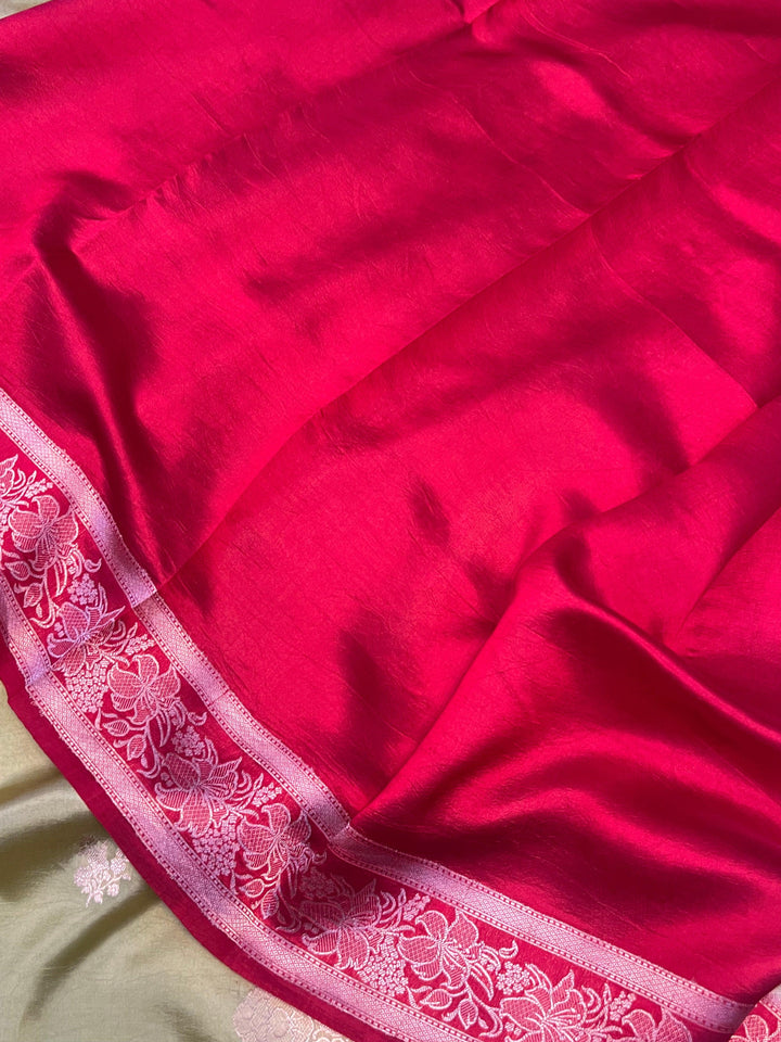 Plain unstitched blouse piece included with bridal Banarasi silk saree