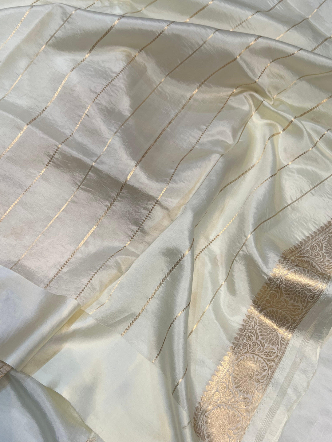 Cream Pure Banarasi Handloom Silk Saree - Aura Benaras