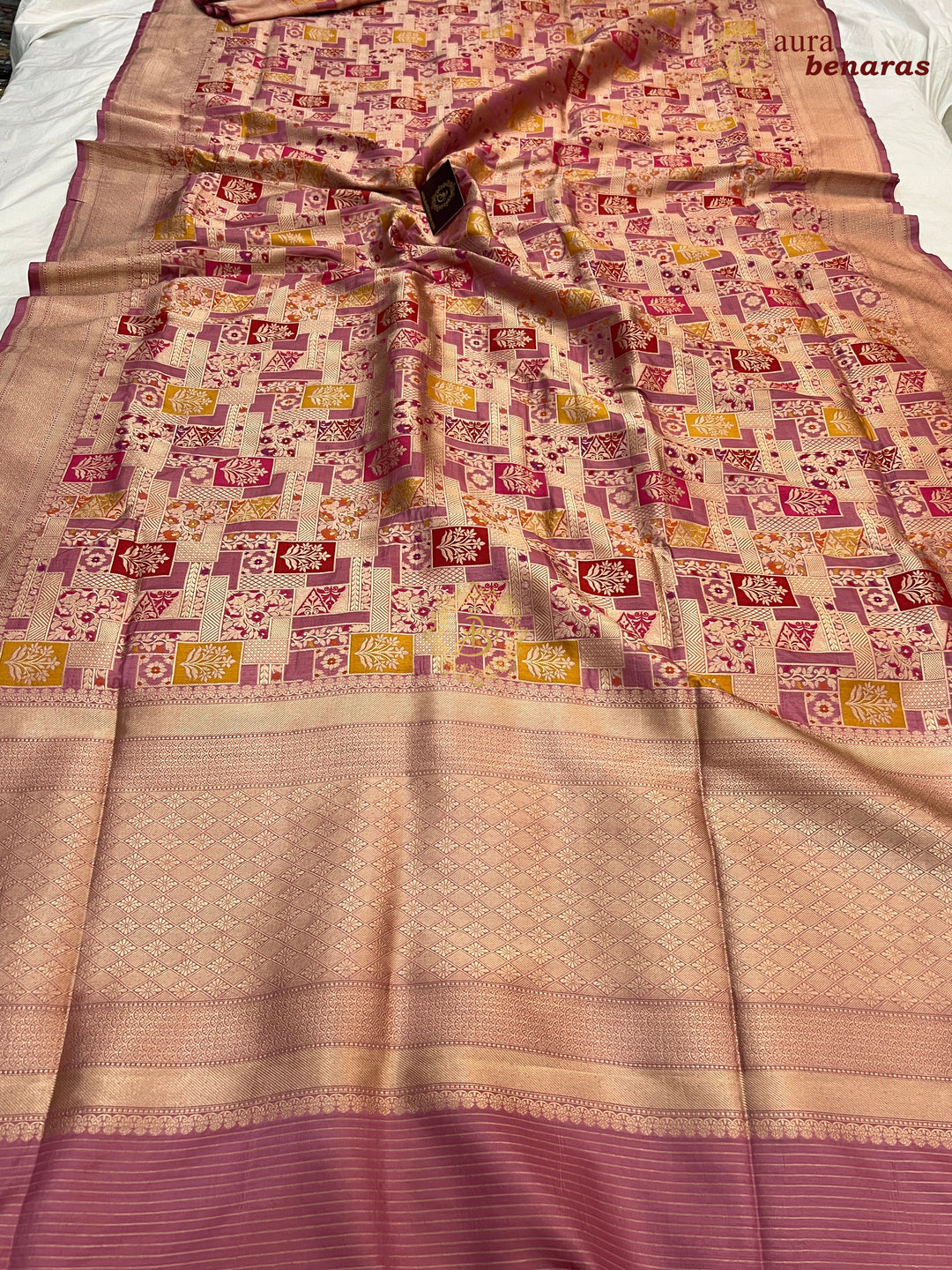 Buy Onion Pink Rangkaat Banarasi Katan Silk Saree - AuraBenaras