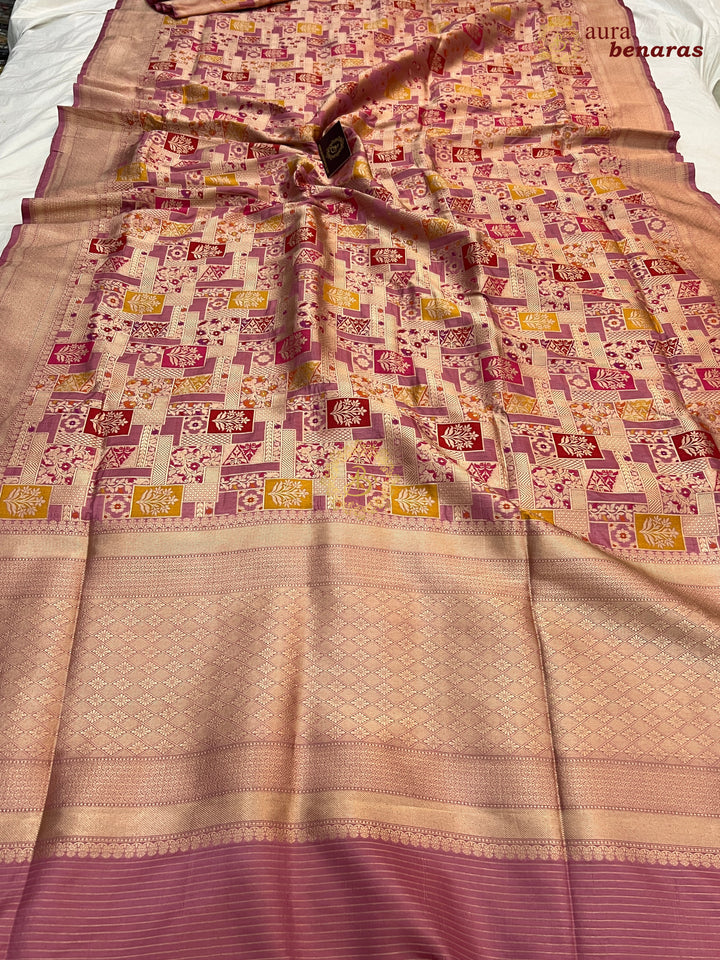 Buy Onion Pink Rangkaat Banarasi Katan Silk Saree - AuraBenaras