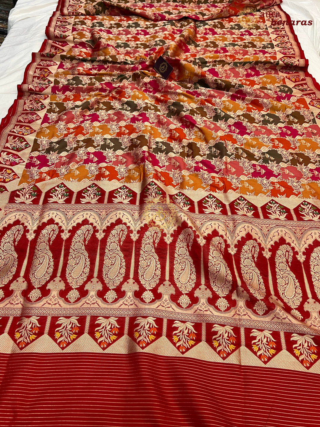 Buy Red Rangkaat Banarasi Katan Silk Saree - AuraBenaras
