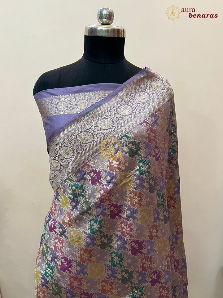 Buy Dusty Lavender Rangkaat Banarasi Katan Silk Saree - AuraBenaras